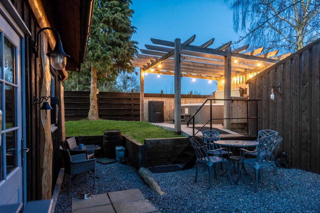 Rowanlea Lodge With Hot Tub Marykirk Экстерьер фото