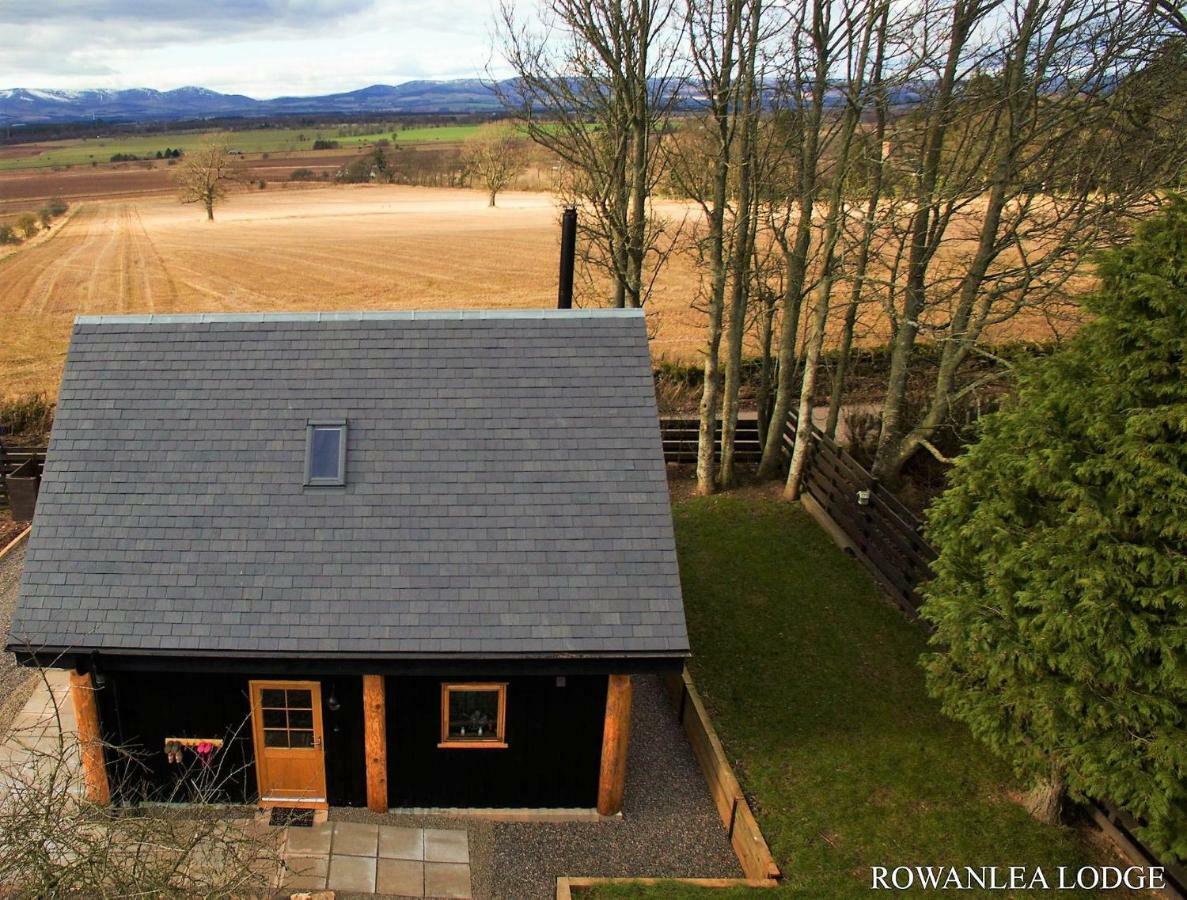 Rowanlea Lodge With Hot Tub Marykirk Экстерьер фото